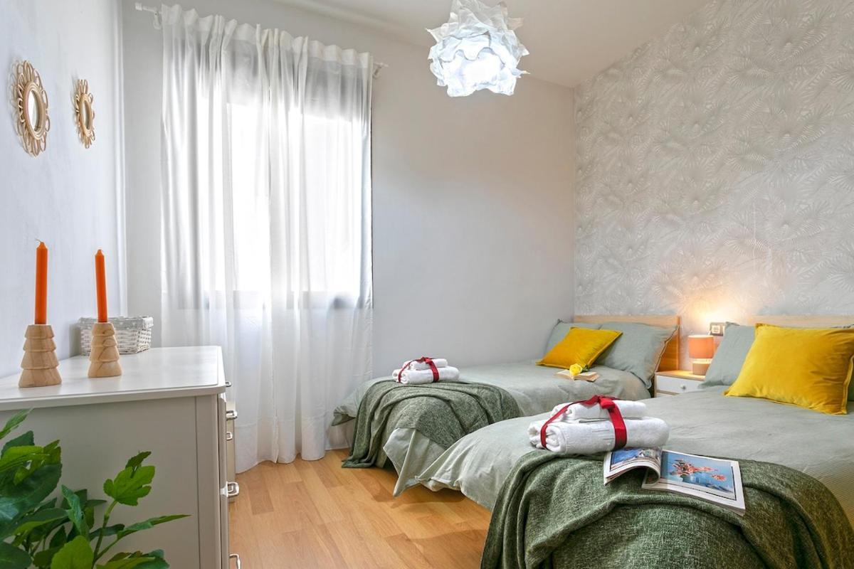 -Malagasunapts- Central Freeparking Rooftoppool Dış mekan fotoğraf